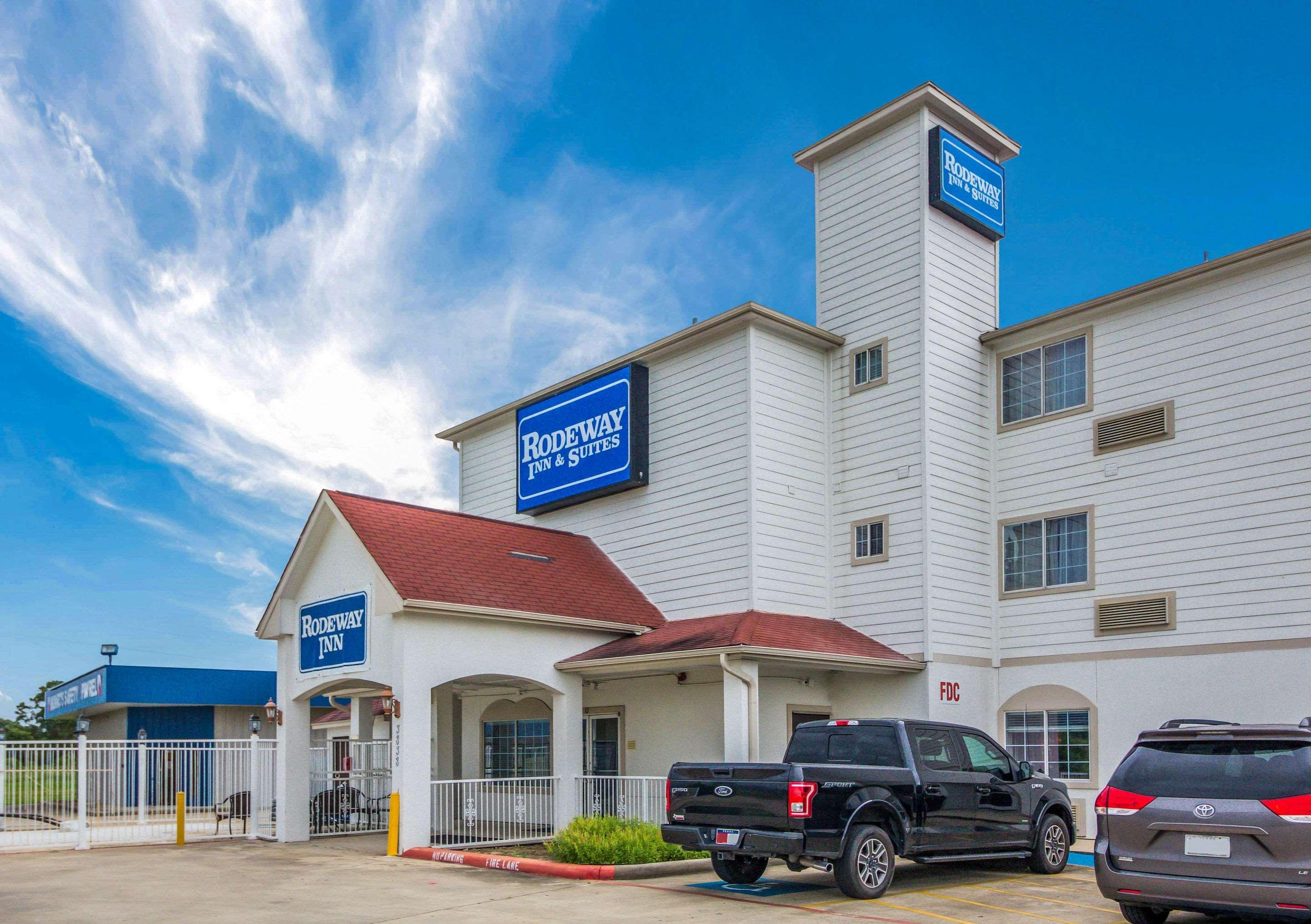 Rodeway Inn & Suites Port Arthur - Groves Екстериор снимка
