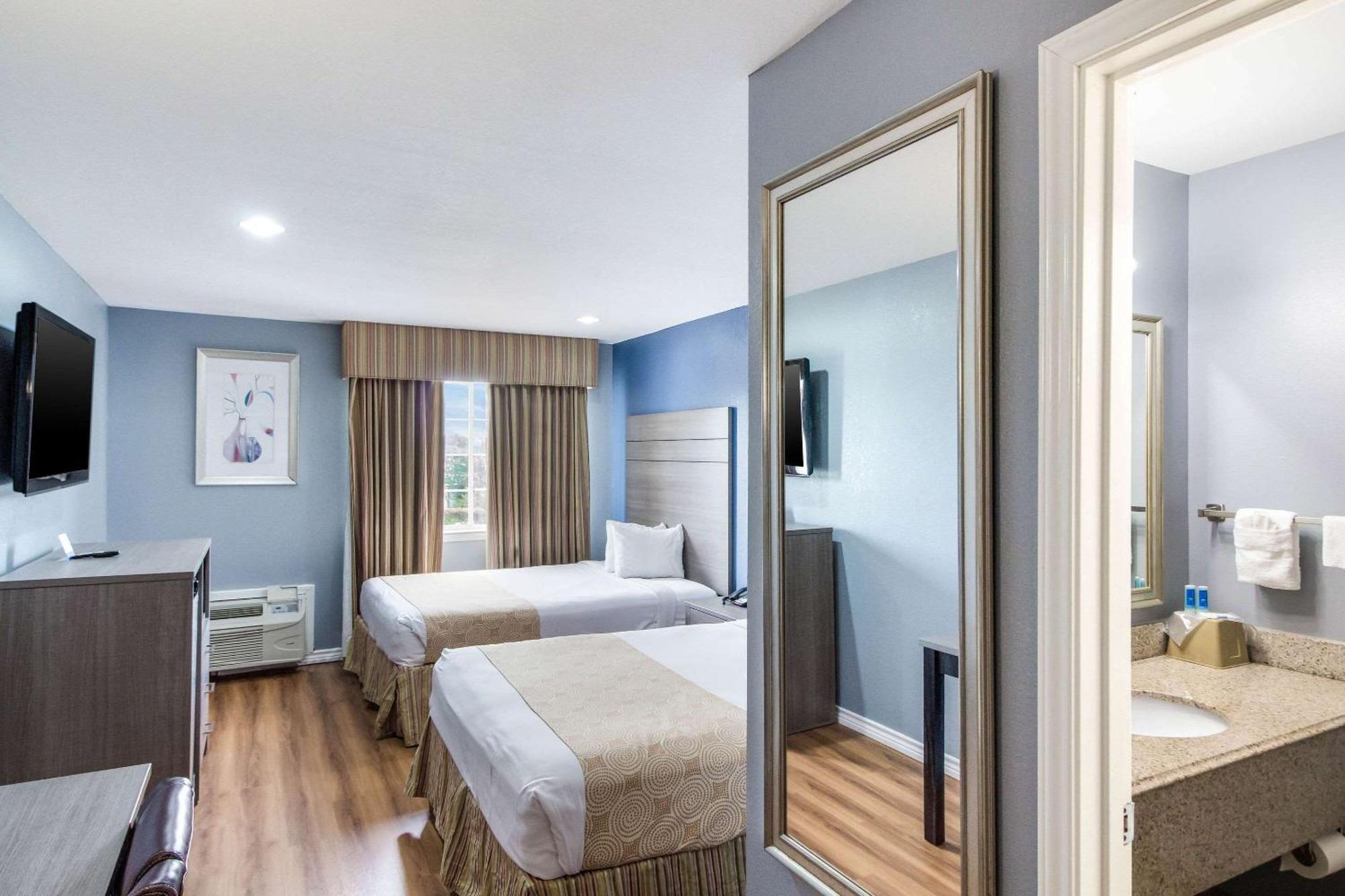 Rodeway Inn & Suites Port Arthur - Groves Екстериор снимка