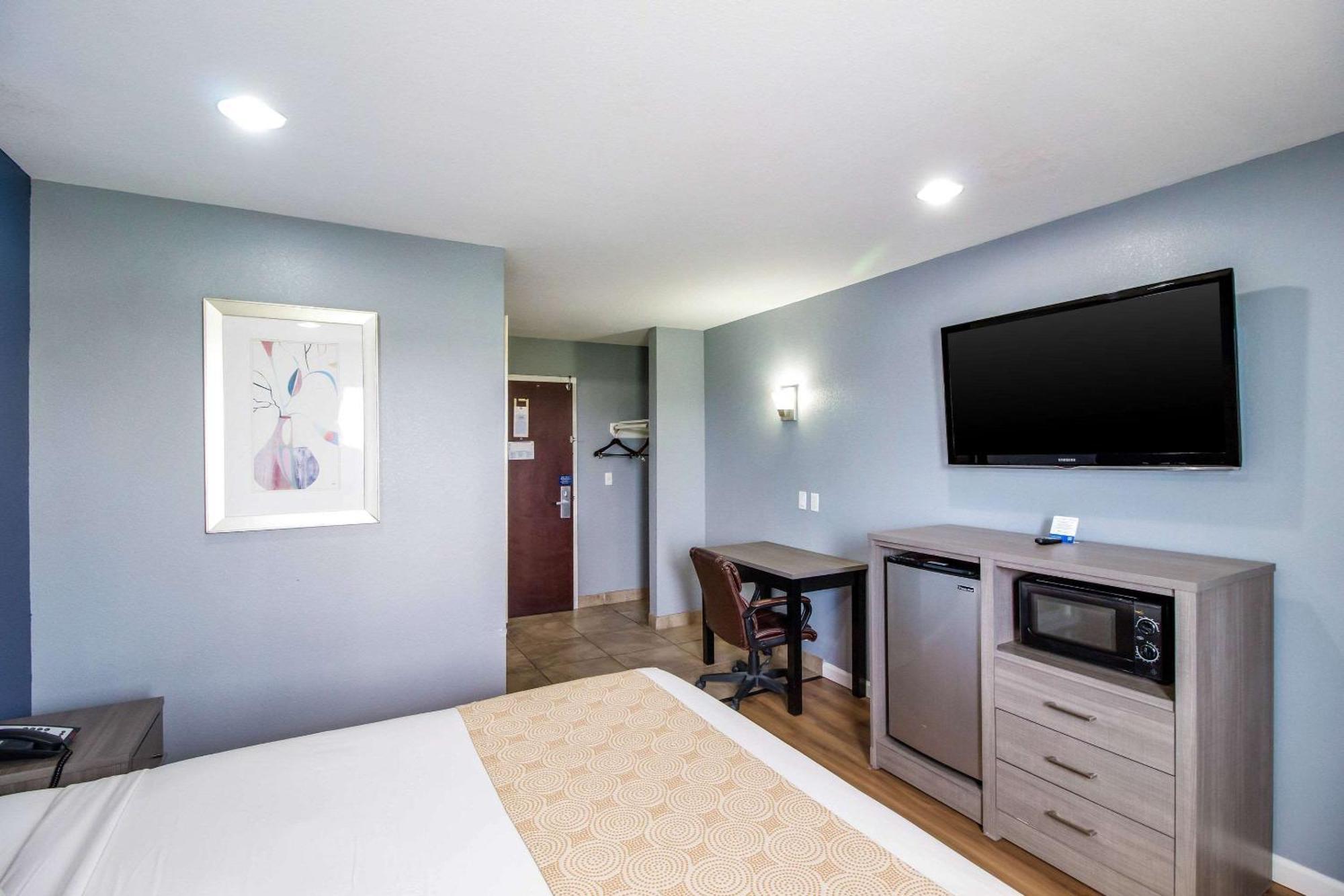 Rodeway Inn & Suites Port Arthur - Groves Екстериор снимка