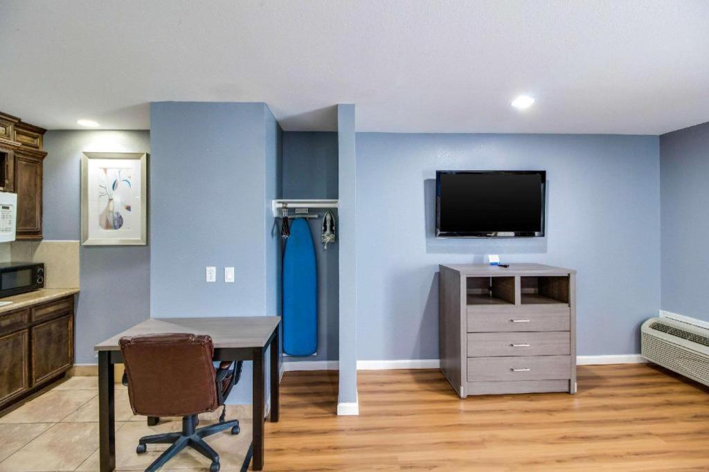 Rodeway Inn & Suites Port Arthur - Groves Екстериор снимка