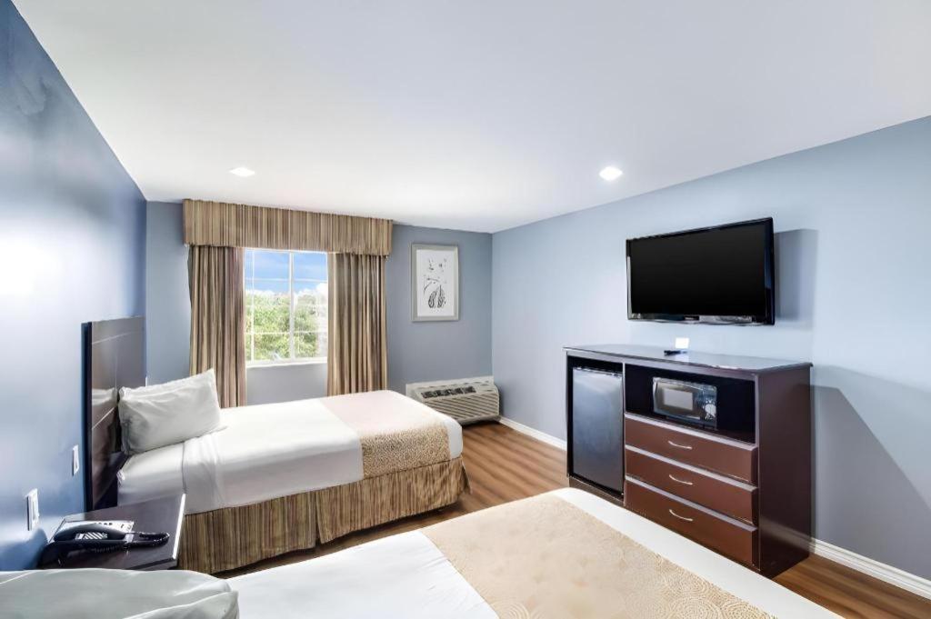 Rodeway Inn & Suites Port Arthur - Groves Екстериор снимка