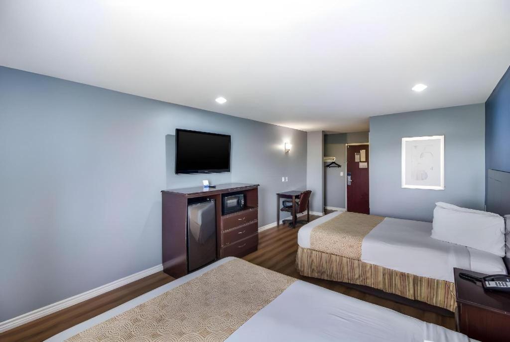 Rodeway Inn & Suites Port Arthur - Groves Екстериор снимка