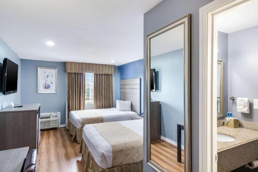 Rodeway Inn & Suites Port Arthur - Groves Екстериор снимка