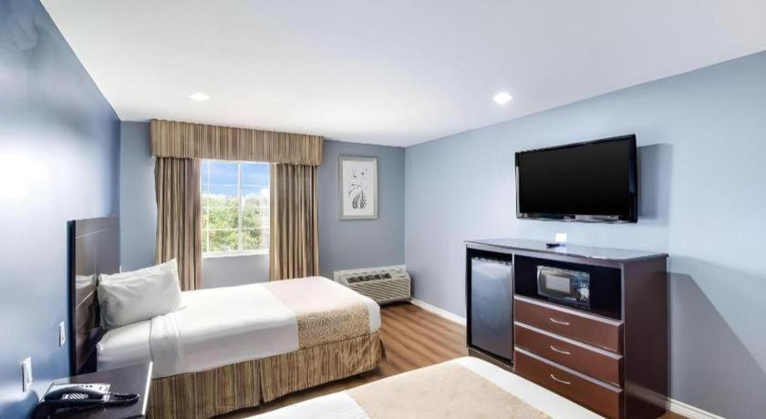 Rodeway Inn & Suites Port Arthur - Groves Екстериор снимка