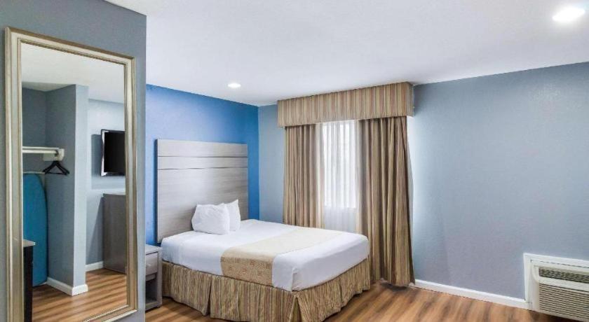 Rodeway Inn & Suites Port Arthur - Groves Екстериор снимка