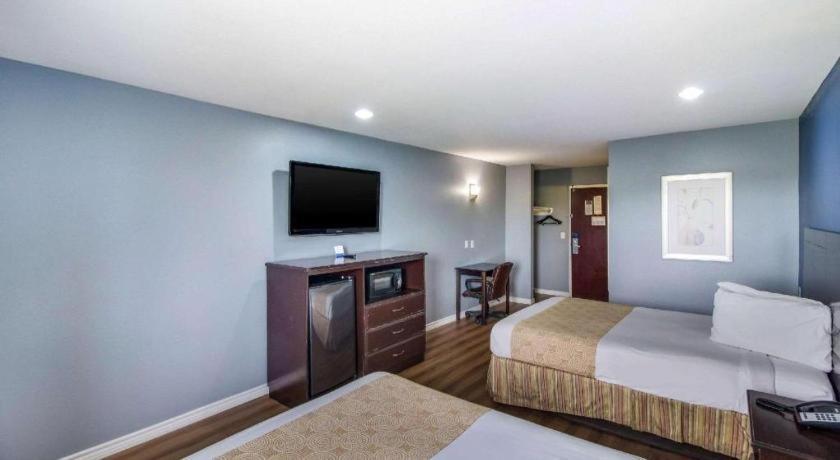 Rodeway Inn & Suites Port Arthur - Groves Екстериор снимка