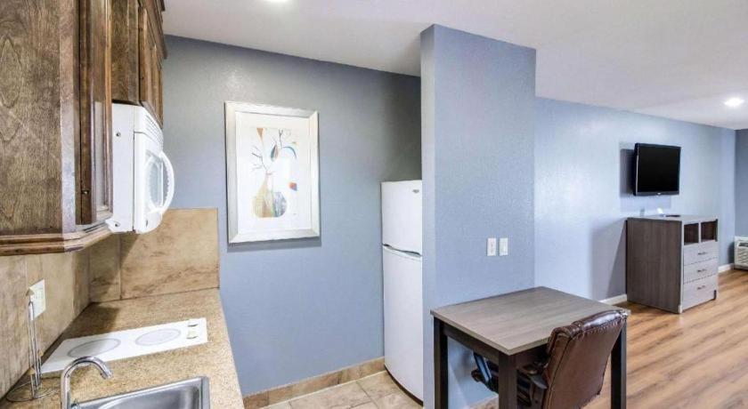 Rodeway Inn & Suites Port Arthur - Groves Екстериор снимка
