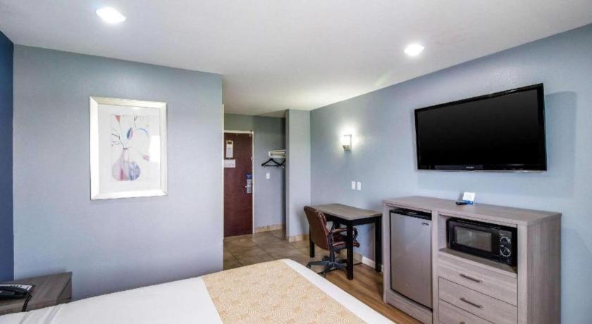 Rodeway Inn & Suites Port Arthur - Groves Екстериор снимка